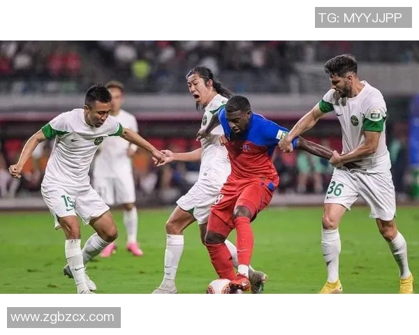 上海羽毛球队以93分领跑总决赛积分榜展现强大实力与团队合作精神 上海羽毛球队以93分领跑总决赛积分榜展现强大实力与团队合作精神