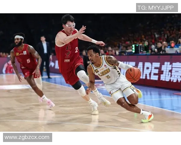 北京篮球队实力变革引发热议新赛季展望与挑战并存 北京篮球队实力变革引发热议新赛季展望与挑战并存