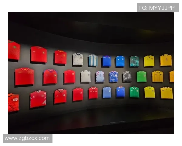 麦当劳推出全新足球明星玩具系列精美图片展示与收藏价值分析