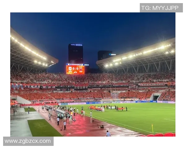 引致足球的魅力与挑战探索球场内外的激情与团队精神 引致足球的魅力与挑战探索球场内外的激情与团队精神