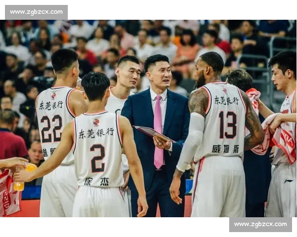 辽宁宏远与广州恒大激烈对决解析及赛场关键表现点评 辽宁宏远与广州恒大激烈对决解析及赛场关键表现点评